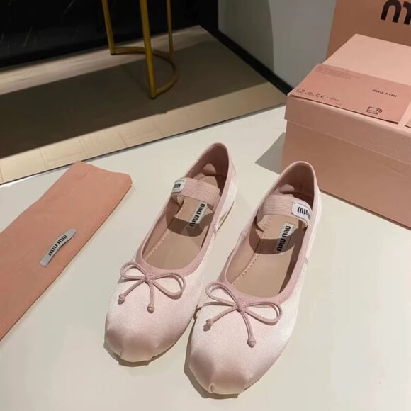 Miu Miu White Ballet Flats with Bow - Picture 1 of 6